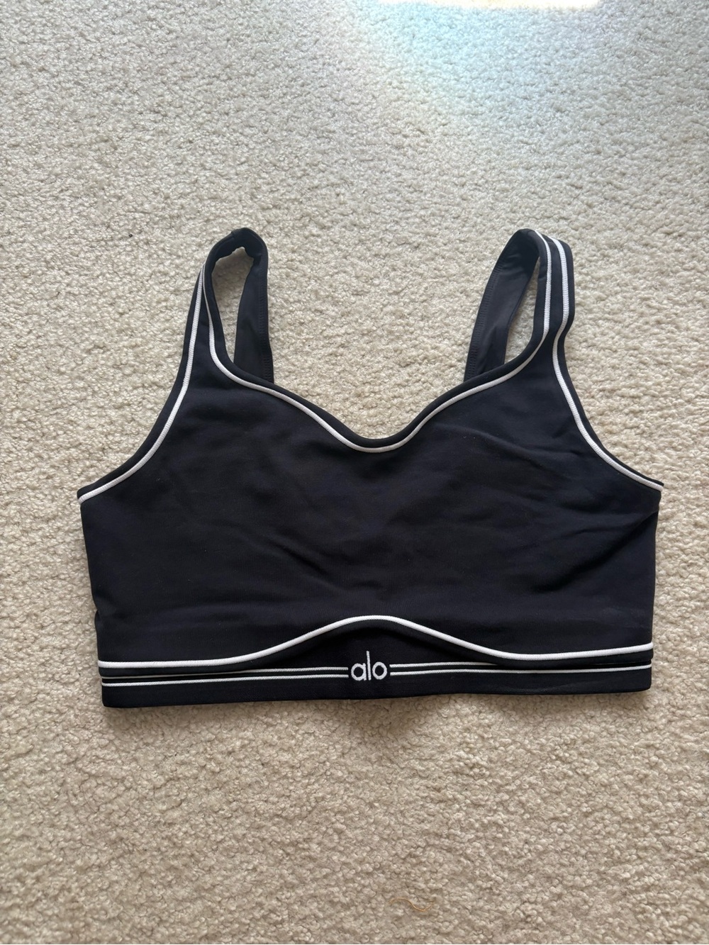 ALO Yoga Airbrush Heart Throb Bra